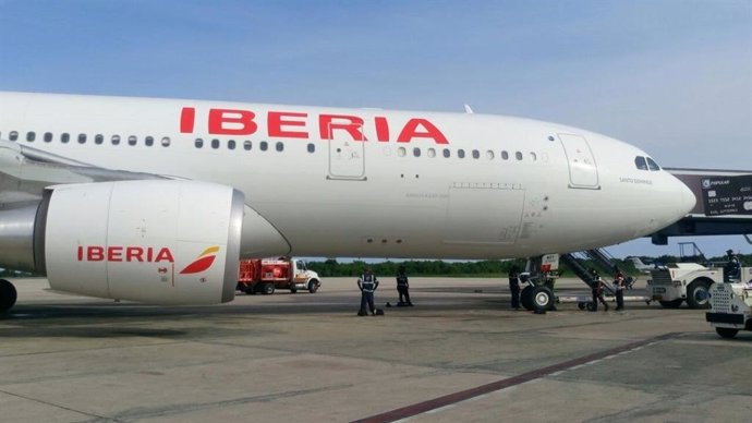 Archivo - Avión de Iberia.