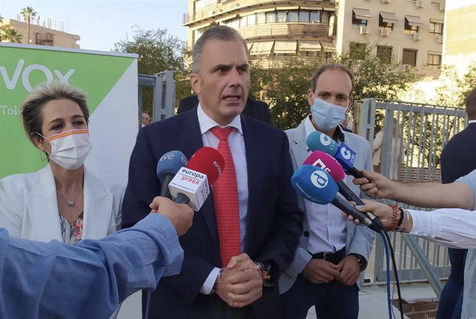 El secretario general de Vox, Javier Ortega Smith, ha inaugurado la nueva sede de Vox en la provincia de Toledo.
