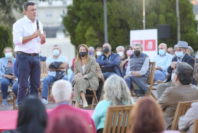 Presentación de la candidatura del presidente de la Diputación de A Coruña y alcalde de As Pontes, Valentín Gonzalez Fornoso, a las primarias PSDG-PSOE