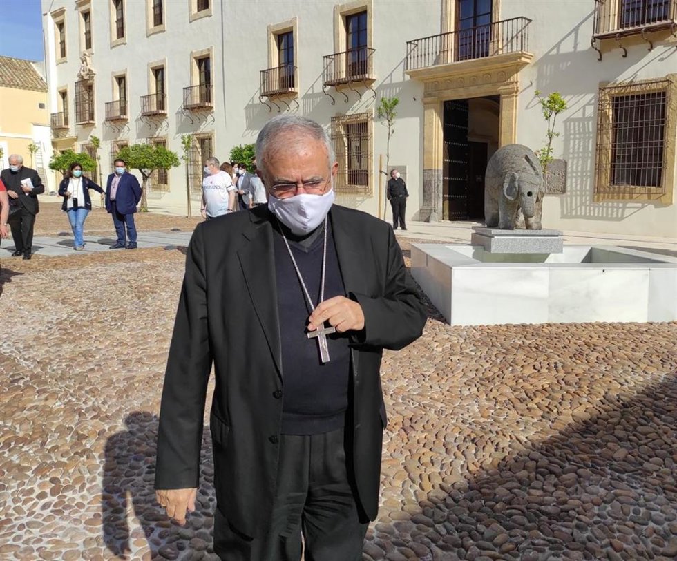 El obispo de Córdoba, Demetrio Fernández, en el Palacio Episcopal.