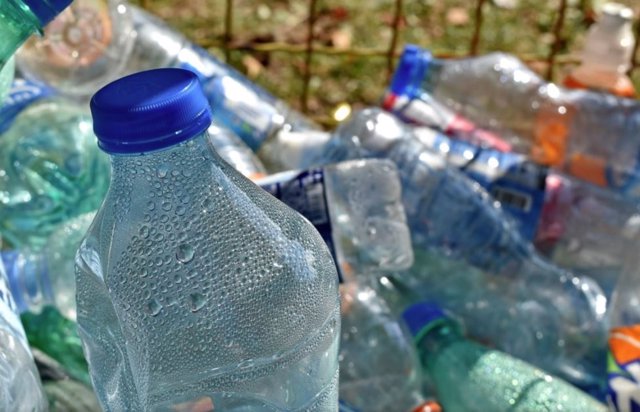 Botellas de plástico