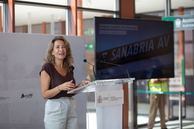 Archivo - La ministra de Transportes, Movilidad y Agenda Urbana, Raquel Sánchez, durante el acto de puesta en funcionamiento de la nueva estación de Sanabria Alta Velocidad de la Línea de Alta Velocidad (LAV) Madrid-Galicia