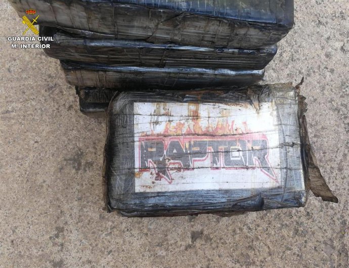 La Guardia Civil interviene en el Puerto de Valencia 450 kilogramos de cocaína oculta mediante el procedimiento del "gancho ciego"