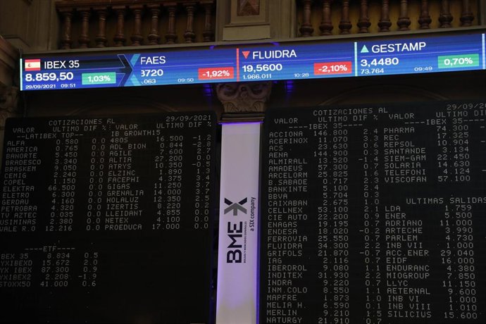 Valores del Ibex 35 en el Palacio de la Bolsa, a 29 de septiembre de 2021, en Madrid, (España). 