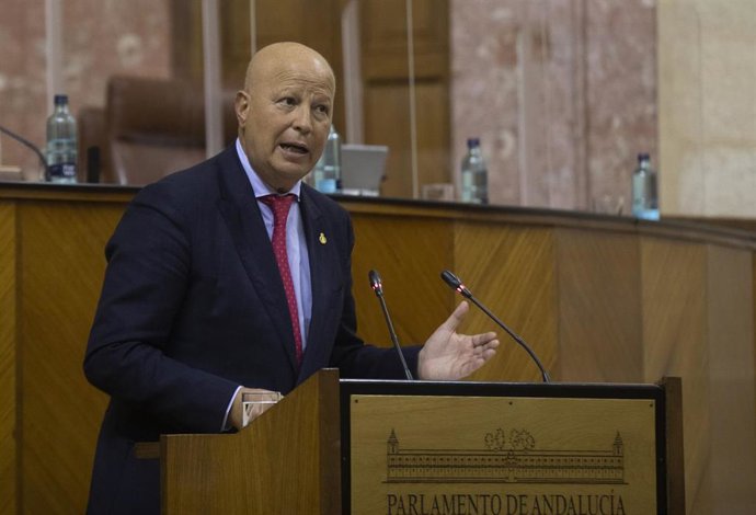 El consejero de Educación y Deporte, Javier Imbroda, durante una comparecencia 