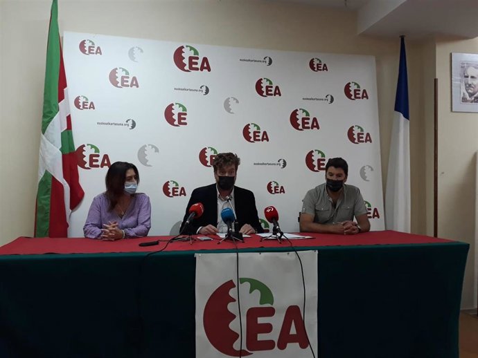 Maiorga Ramírez y dirigentes del sector crítico de Eusko Alkartasuna