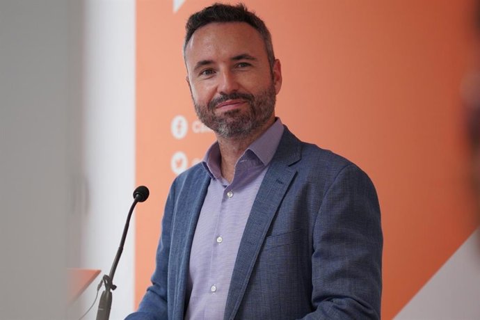 Guillermo Díaz, coordinador de Ciudadanos en Málaga, en rueda de prensa