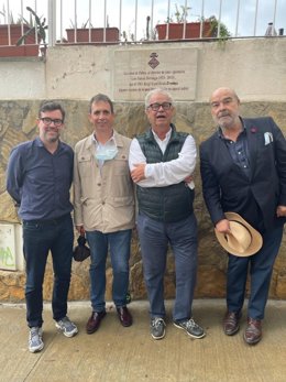 Palma homenajea a Berlanga con una placa en la calle donde se rodó parte de 'El Verdugo'.