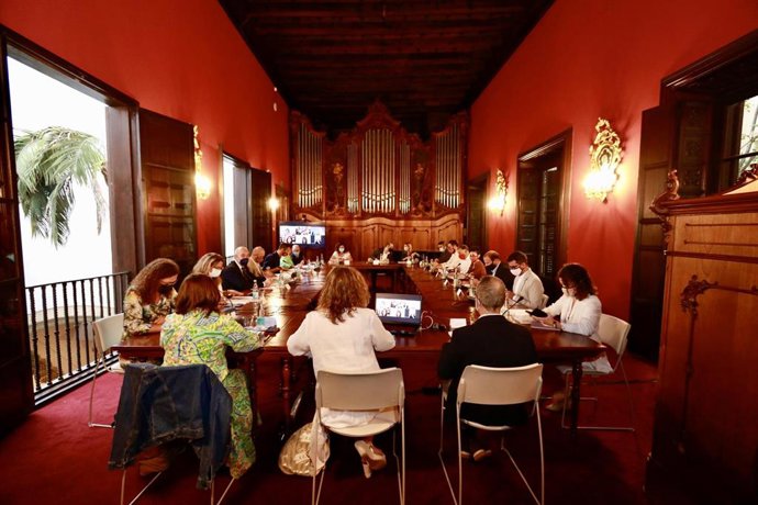 Reunión del Pacto de Reactivación de Baleares, en Can Balaguer.