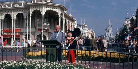 1. Walt Disney World  Resort celebra  medio siglo de magia por todo lo alto