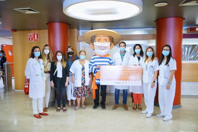 Puerto Venecia entrega los primeros Zagazudos de su Gondolero a los niños hospitalizados en el Clínico.