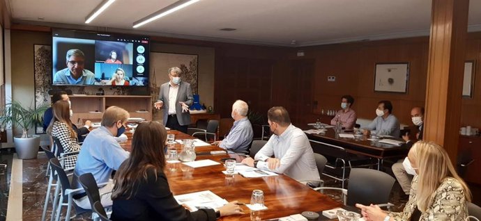 El presidente de Emaya, Ramon Perpiny, presenta el proyecto y  el plan estratégico del Clúster de Transición Ecológica de Baleares.