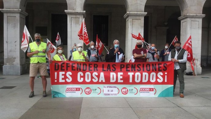 Concentración de pensionistas de UGT y CCOO