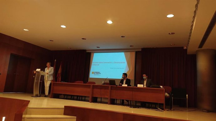 Más de sesenta representantes de la actividad comercial en la provincia turolense se han dado cita en el encuentro