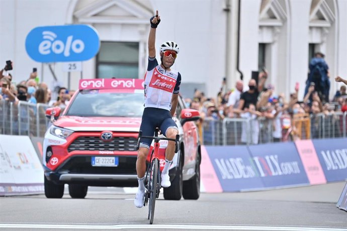 Nibali arrebata a Valverde el triunfo en el Giro de Sicilia.