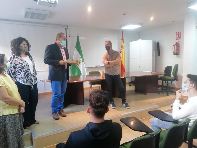 Entrega de diplomas en Centro FPE de Cartuja