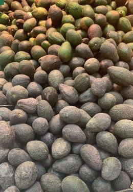 Aguacates inmovilizados por el ICCA en Tenerife