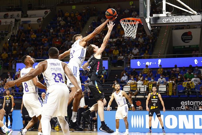 Lenovo Tenerife - Real Madrid