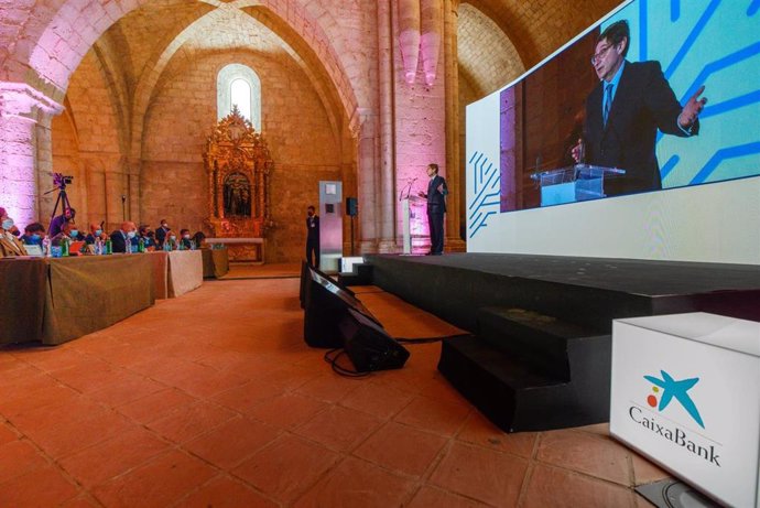 El presidente de CaixaBank, José Ignacio Goirigolzarri, durante su intervención en el Congreso de la Empresa Familiar de Castilla y León
