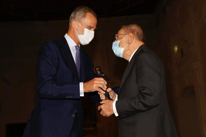 El Rey Felipe VI entrega el premio Trayectoria Fulbright a Javier Solana