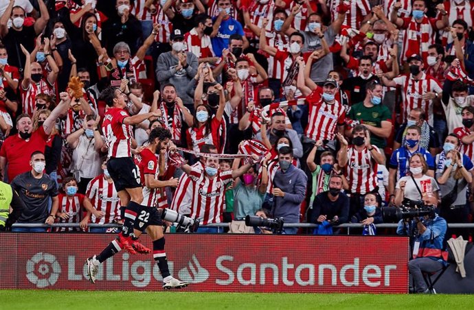 Raul Garcia del Athletic Club celebra un gol ante el Alavés