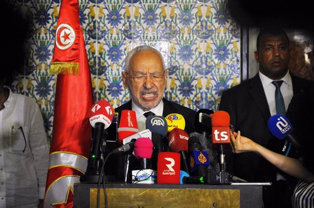 Archivo - 30 July 2020, Tunisia, Tunis: Rached Ghannouchi, Speaker of the Tunisian Assembly of the Representatives of the People, speaks during a press conference before holding a plenary session per the request of a parliamentary bloc to vote on withdr