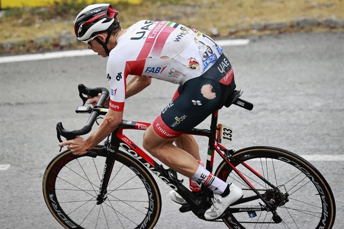 Archivo - David de la Cruz con UAE Team Emirates