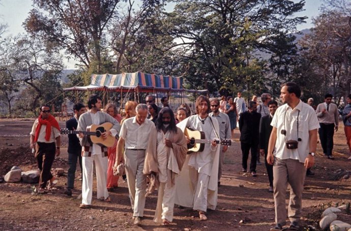 Imagen del viaje de 'The Beatles' a la India en 1968.
