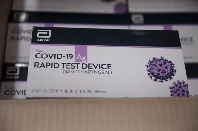 Archivo - Una caja con test rápidos para detectar covid-19 en el almacén central del Servicio Andaluz de Salud (SAS), foto de archivo