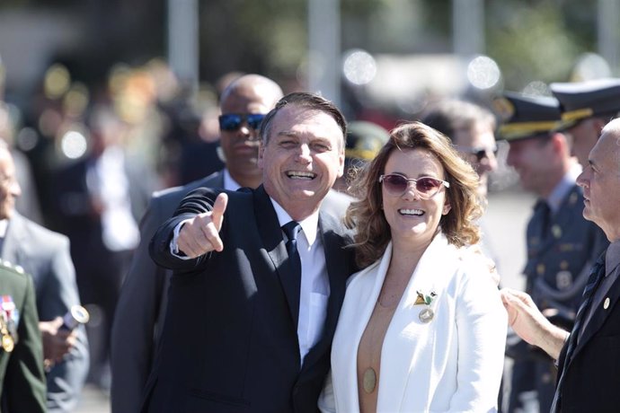 Archivo - Jair Bolsonaro y Michelle Bolsonaro