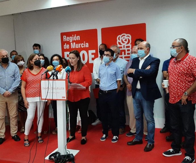 Lourdes Retuerto en la rueda de prensa en la que ha presentado su candidatura