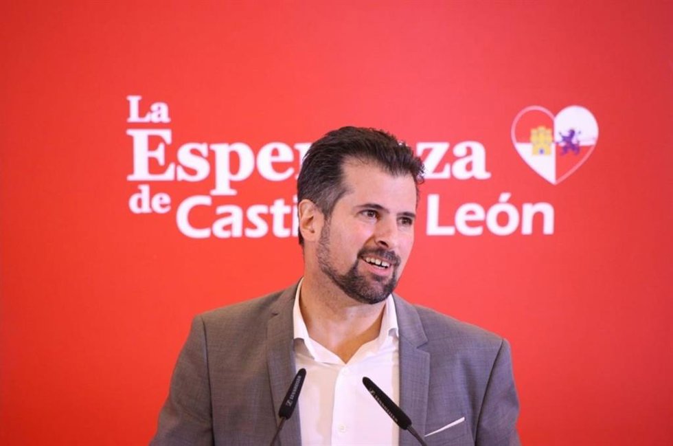 El secretario general del PSOECyL, Luis Tudanca, durante su intervención en la convención de delegados para el 40 Congreso Federal que se celebrará en Valencia los días 15, 16 y 17 de octubre.