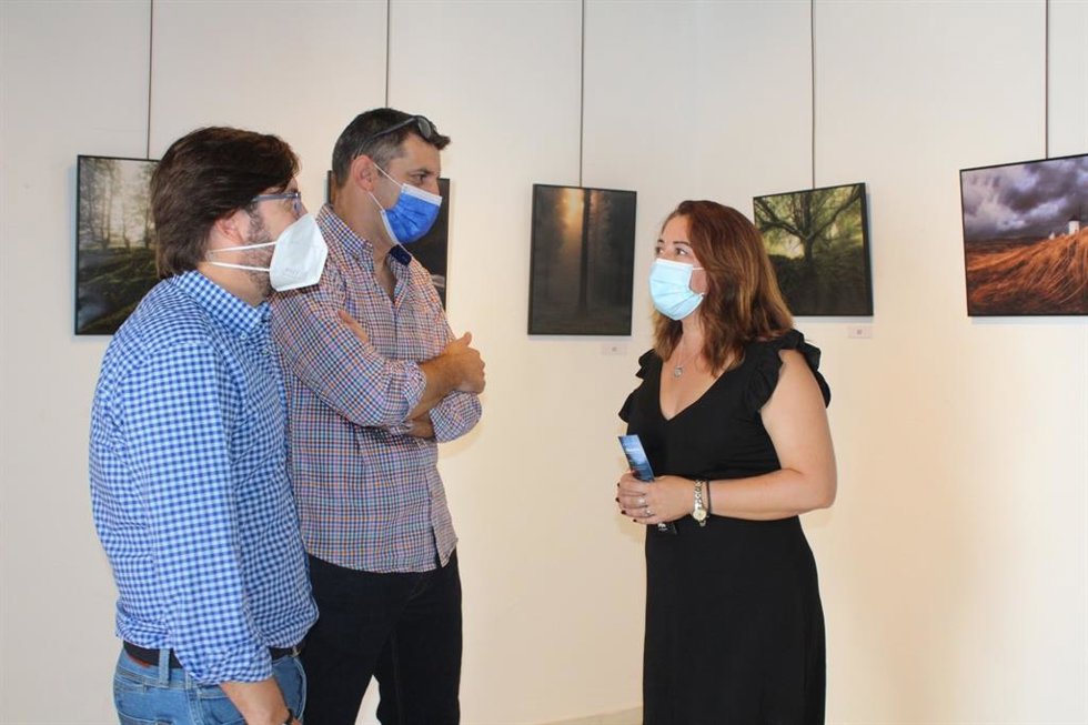 Presentación De 'Otoñados' La Nueva Exposición De Fotografía Que Acoge La Casa Museo Del Municipio Malagueño De Mijas