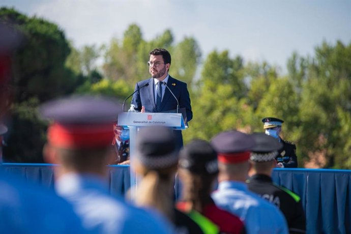 El presidente de la Generalitat, Pere Aragons, durante el acto de entrega de diplomas de la 34 promoción de la Escola de Policia de Catalunya