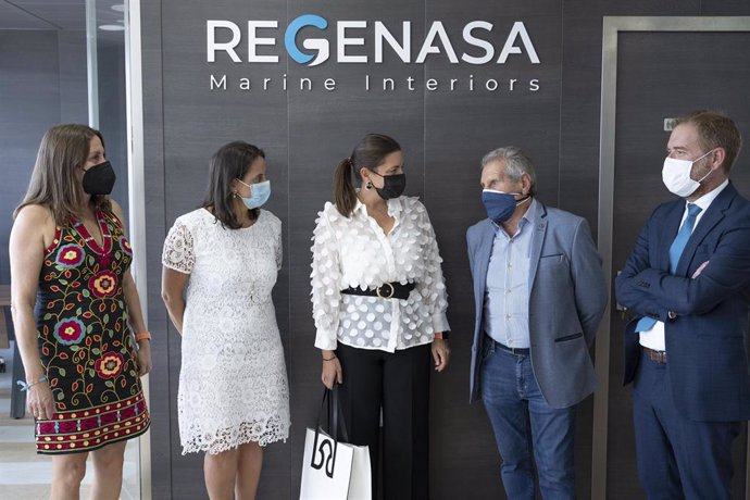 Archivo - La alcaldesa de San Fernando (Cádiz), Patricia Cavada, ha asistido a la inauguración oficial de las instalaciones que tiene en San Fernando la empresa gallega Regenasa