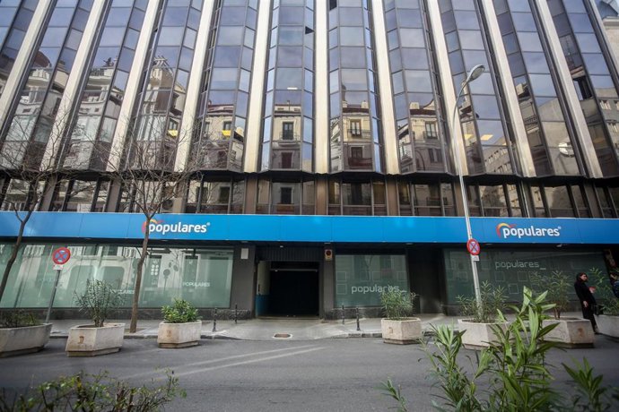 Archivo - Sede nacional del Partido Popular en la calle Génova el día en el que el PP ha anunciado que la abandonará, en  Madrid (España), a 16 de febrero de 2021. 