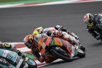Raúl Fernández y Jaume Masià, poles en Moto2 y Moto3