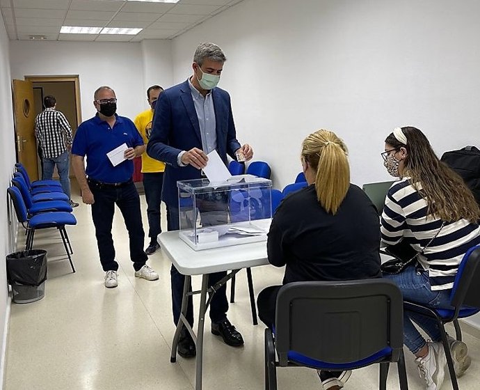 Álvaro Gutiérrez, reelegido secretario provincial del PSOE.