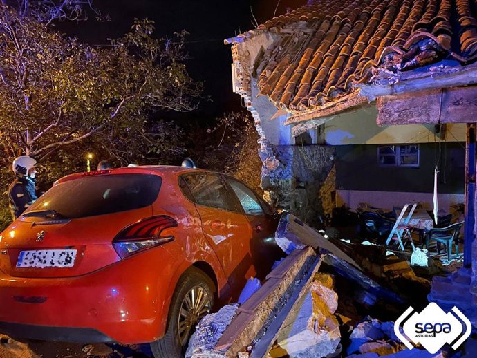 Intervención del SEPA en un accidente en Carreño