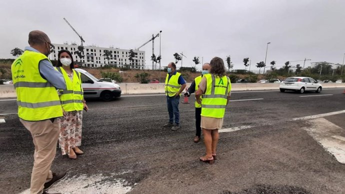 La Junta invierte más de 70.400 euros para asfaltar un tramo de la carretera A 431 y la Ronda Oeste