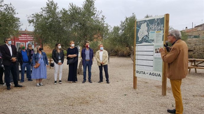 Marta Gastón en la presentación de los resultados de los dos talleres de empleo celebrados en Almudévar (Huesca).