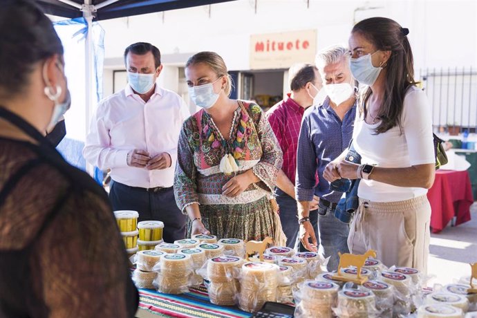 'Sabores Almería' Defiende La Excelencia De La Agricultura Tradicional En El 'Ecomercado' De Abla