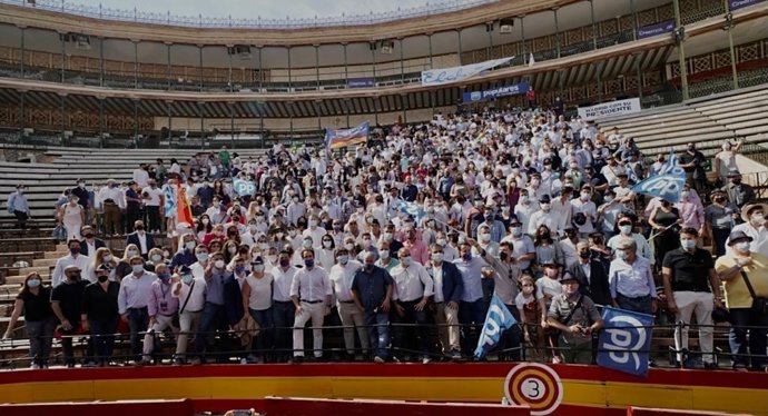 Delegación murciana en la Plaza de Toros de Valencia