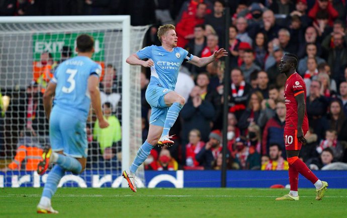 03 October 2021, United Kingdom, Liverpool: Manchester City's Kevin De Bruyne celebrates scoring his side's second goal during the English Premier League soccer match between Liverpool and Manchester City at Anfield Stadium. Photo: Peter Byrne/PA Wire/d