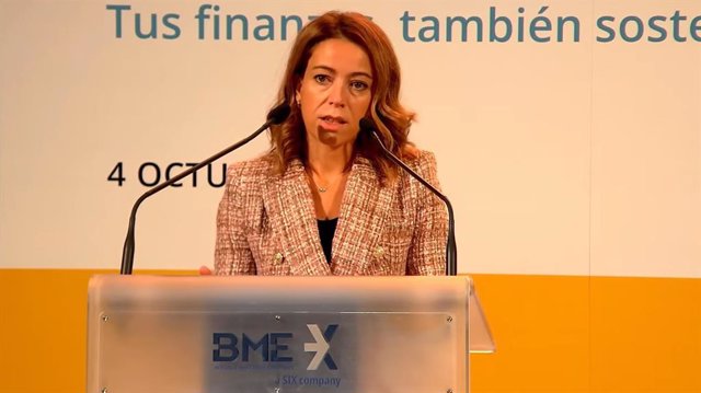 La vicepresidenta de la Comisión Nacional del Mercado de Valores (CNMV), Montserrat Martínez Parera, durante el toque de campana por la educación financiera.
