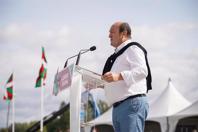 El presidente del EBB del PNV, Andoni Ortuzar, durante la celebración del Alderdi Eguna del PNV, a 26 de septiembre de 2021, en Foronda, Vitoria 
