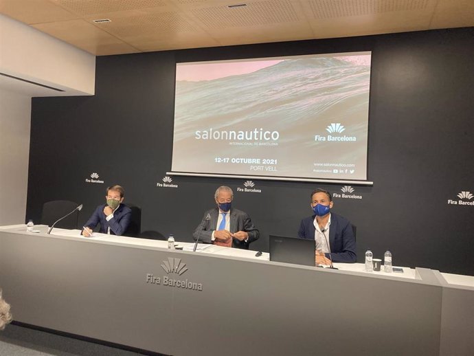 El presidente del salón, Luis Conde; su director, Josep Antoni Llopart, y el secretario general de la Asociación Nacional de Empresas Náuticas (Anen), Carlos Sanlorenzo, durante la presentación del encuentro.