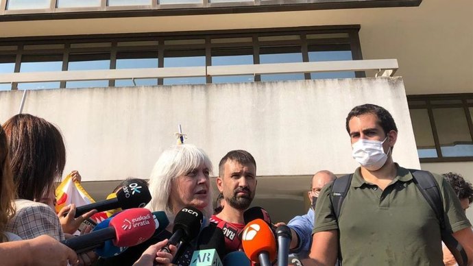 La líder de la CUP en el Parlament, Dolors Sabater, en declaraciones en Cerdeña (Italia)