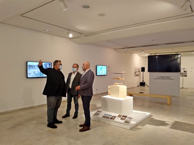 Exposición sobre la obra de Fernando Cobos en la celebración del Día de la Arquitectura en Valladolid.