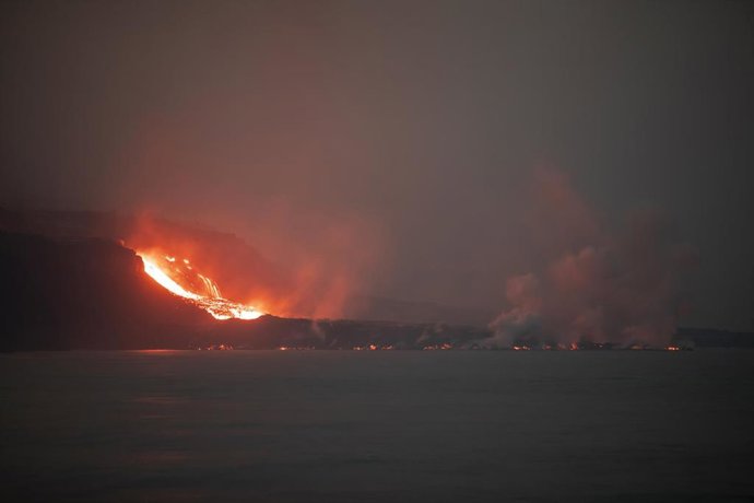 El delta de lava del Cumbre Vieja, desde el puerto de Tazacorte